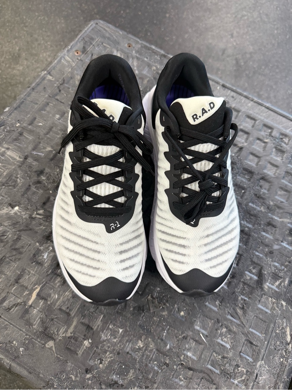 R.A.D R1 - Panda - Size M6.5 W8